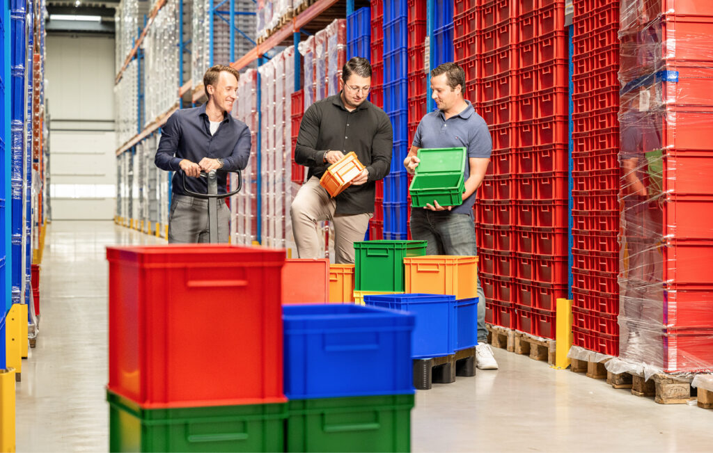 Logistique intelligente : les nombreuses versions et dimensions des supports de charge en plastique de Transoplast