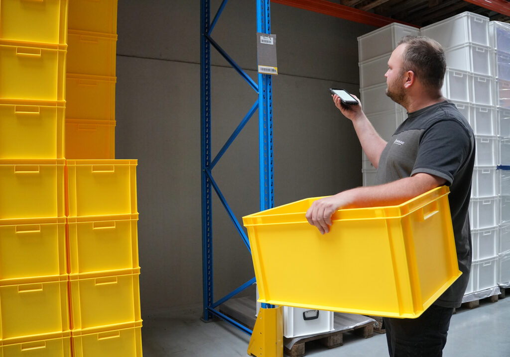 Produkt scannen im Lager Transoplast